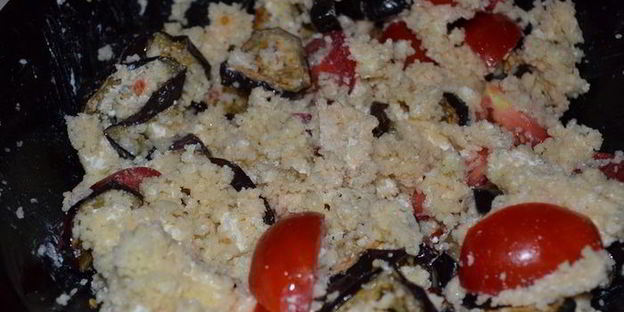 салат по-гречески с печеными баклажанами и кус-кусом