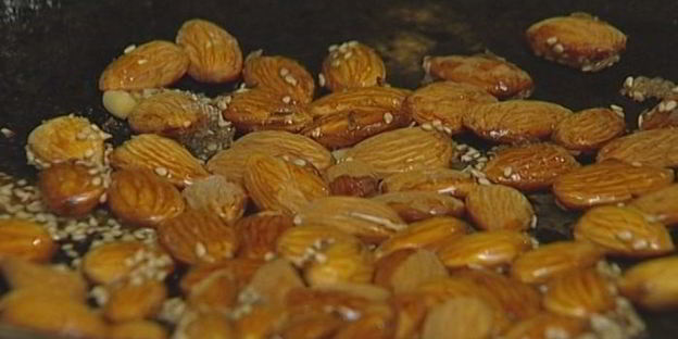 салат с гречневой лапшой