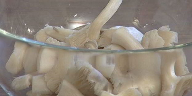 салат с гречневой лапшой