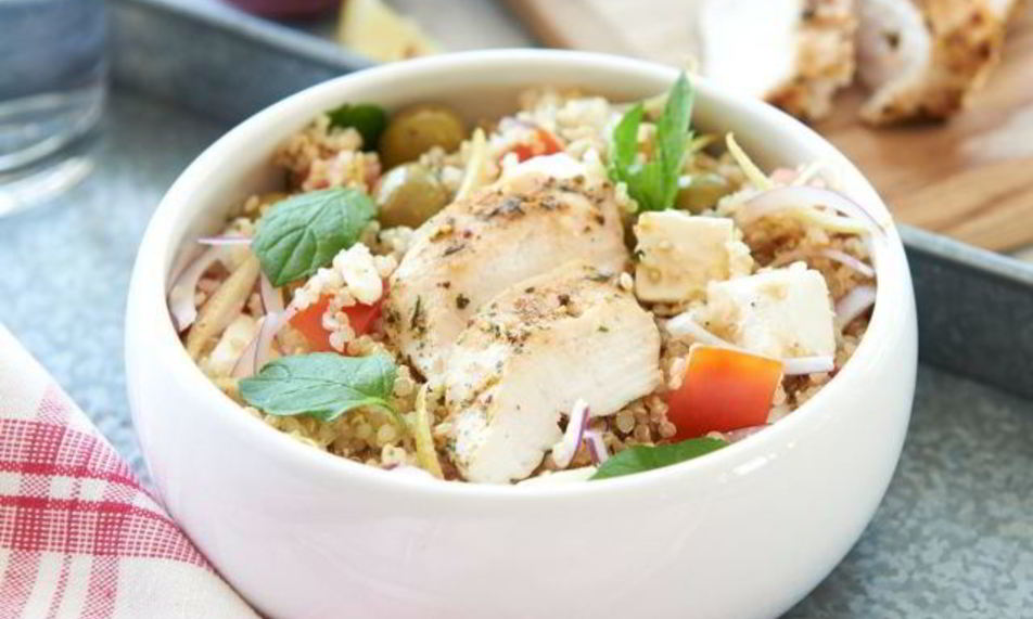 Рецепт салата с киноа и курицей по-гречески