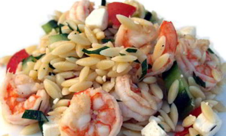 Рецепт салата с орзо и креветками в греческома стиле
