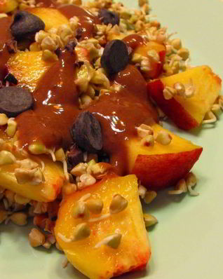 Салат с пророщенной гречкой