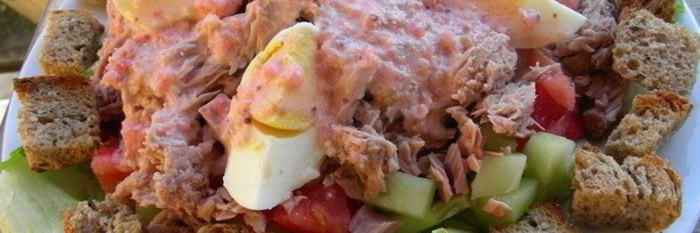 Салат с тунцом по-гречески