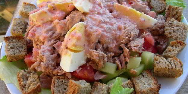 салат с тунцом по-гречески