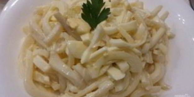 кальмаровый салат