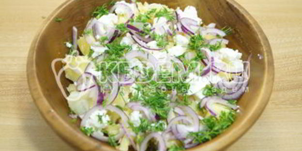 картофельный салат с брынзой