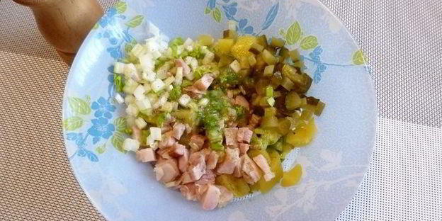 картофельный салат с копченой курицей