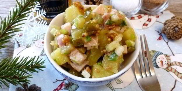 картофельный салат с копченой курицей