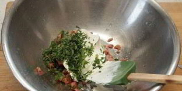 картофельный салат с копченой рыбой