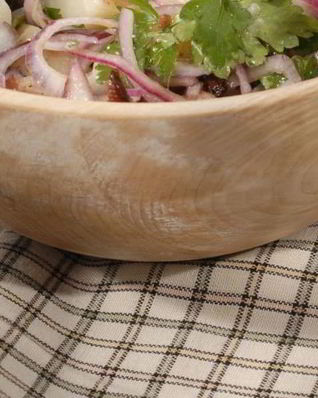 Картофельный салат с красным луком и беконом