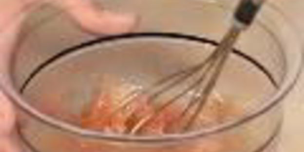 картофельный салат с красным луком и беконом