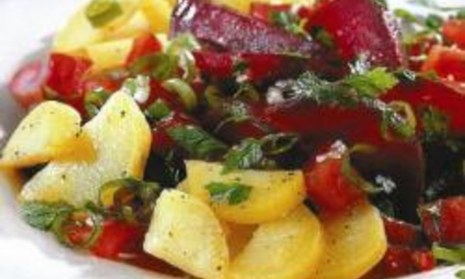Рецепт марокканского картофельного салата со свеклой и маслинами