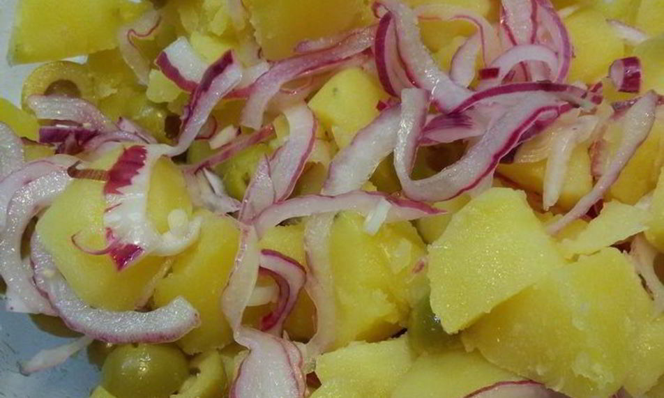 Рецепт салата из картофеля с оливками