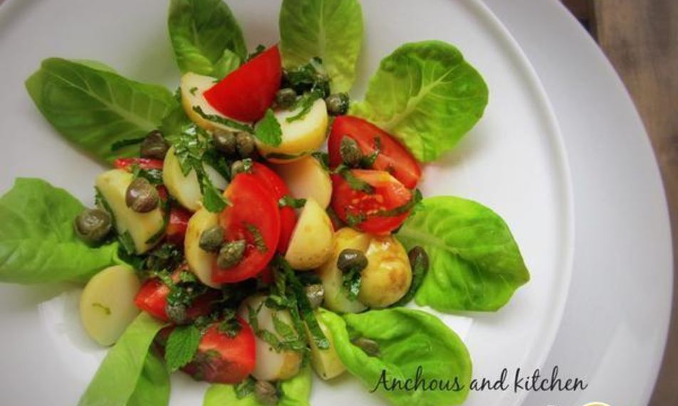 Рецепт салата из молодого картофеля с каперсами и мятой