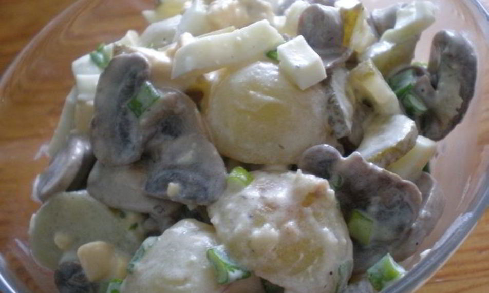 Рецепт салата картофельного с грибами