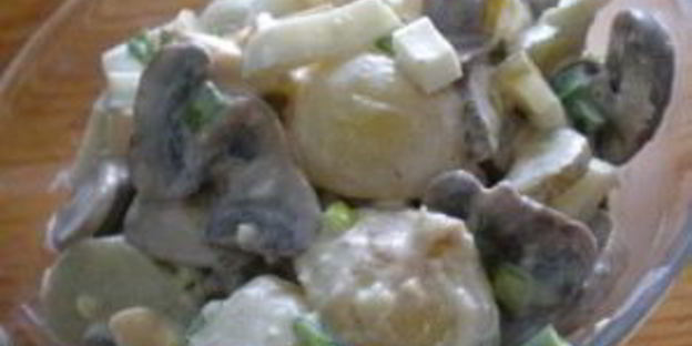 салат картофельный с грибами