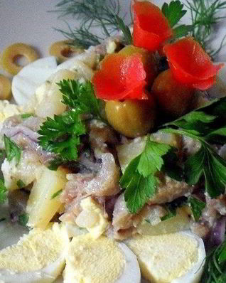 Салат картофельный с сельдью