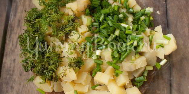 салат картофельный с зеленым луком