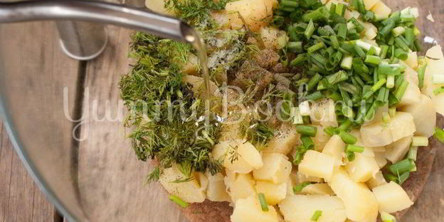салат картофельный с зеленым луком