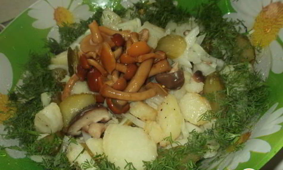 Рецепт салата с картофелем и грибами