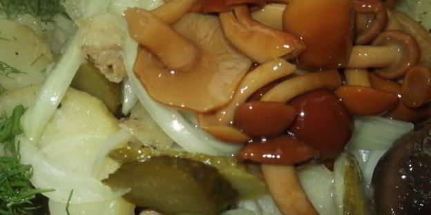 салат с картофелем и грибами