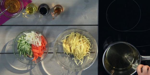 салат с картофельной соломкой