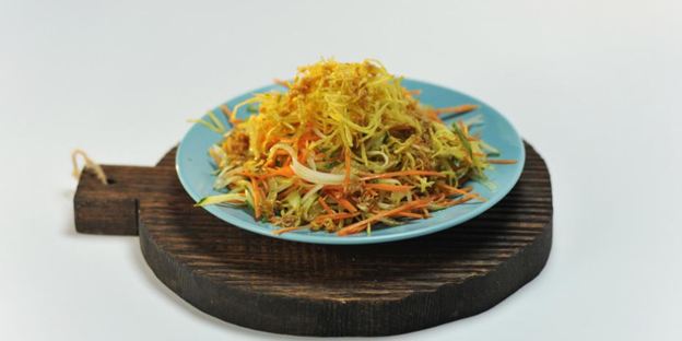 салат с картофельной соломкой