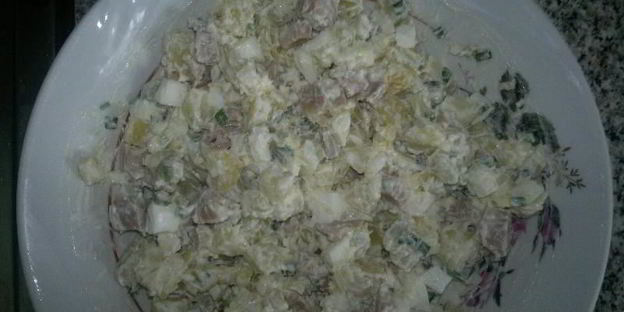 салат с картошкой и консервированными кальмарами