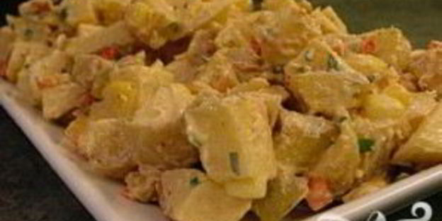 салат с жареным картофелем