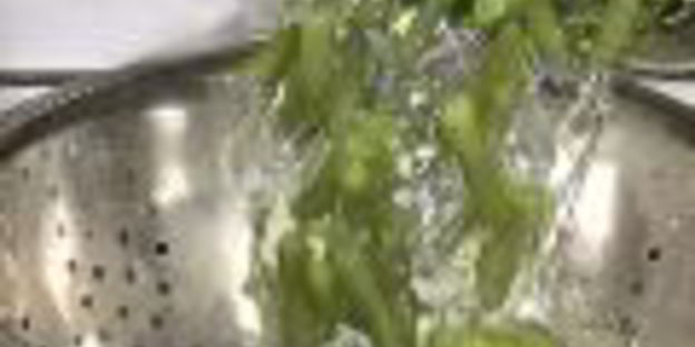 теплый картофельный салат с грибами