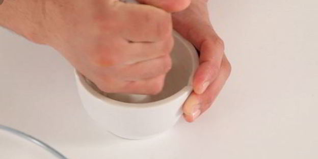 теплый картофельный салат с маслинами и перцем