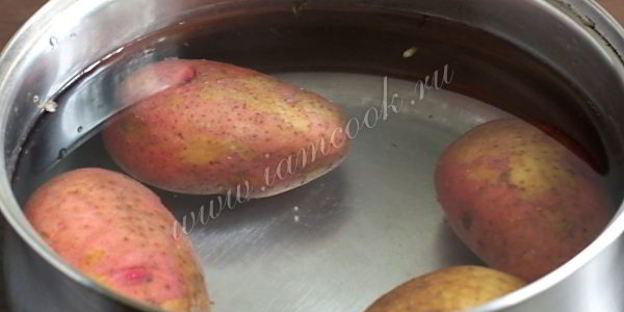 теплый салат с картофелем