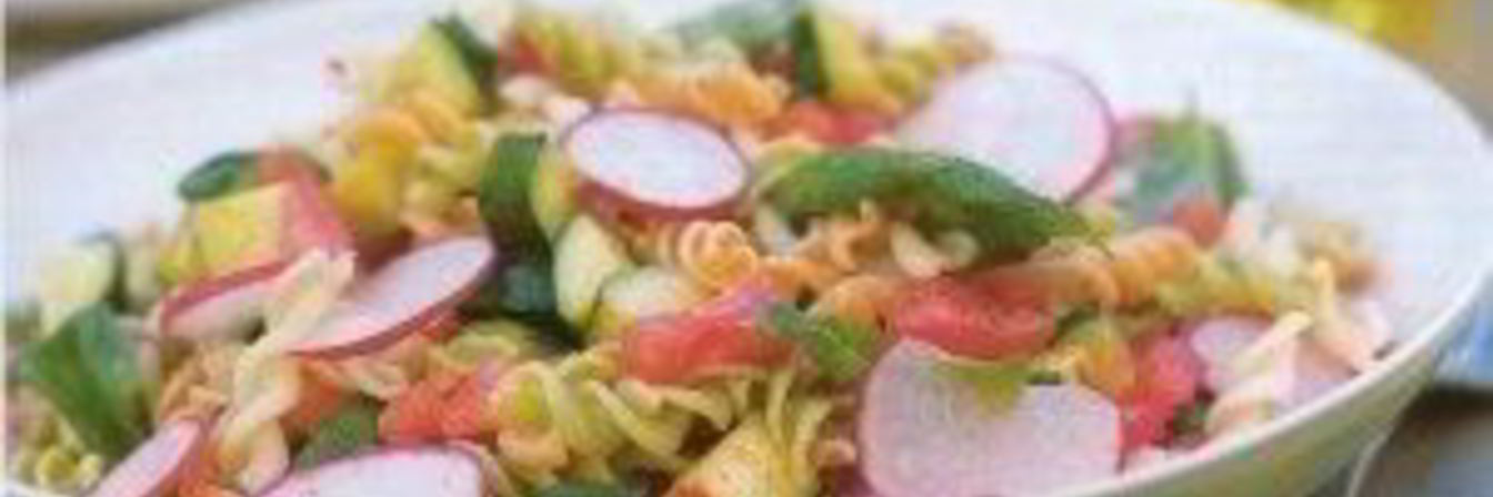 Летний салат с макаронами