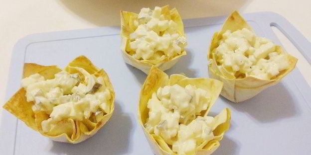 луковый салат в лаваше