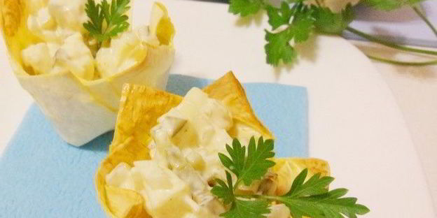 луковый салат в лаваше