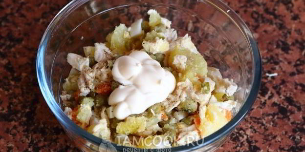 классический салат оливье с курицей