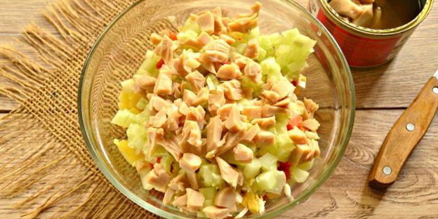 оливье с кальмарами