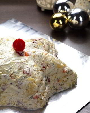 Оливье с красным сладким перцем и кислым яблоком