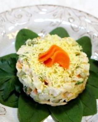 Оливье с курицей классический