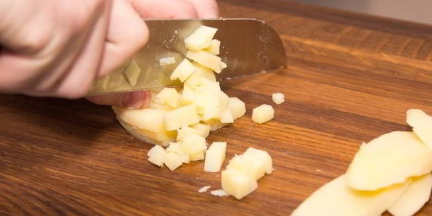 оливье со слабосоленой семгой