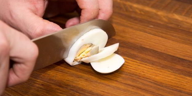 оливье со слабосоленой семгой