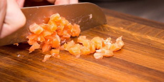 оливье со слабосоленой семгой