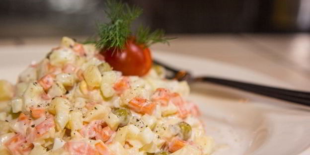 оливье со слабосоленой семгой