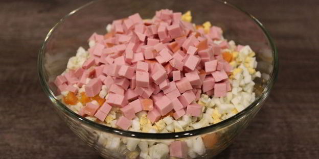 оливье в ветчине