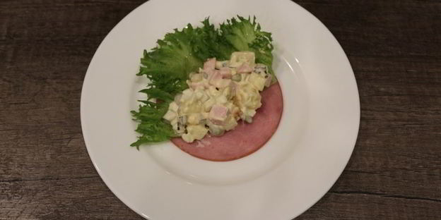 оливье в ветчине