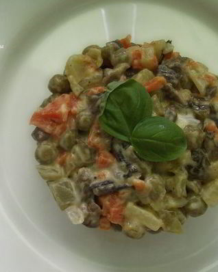 Постный салат Оливье