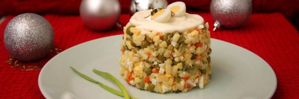 Праздничный Оливье с курицей