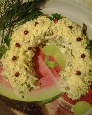 Салат Оливье из кальмаров