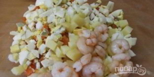 салат оливье с кальмарами