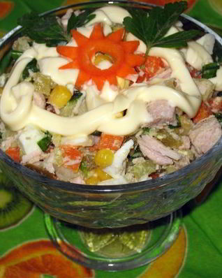 Салат Оливье с кукурузой